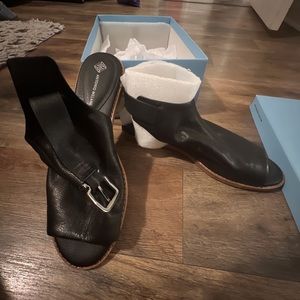 Women’s Black Sandals